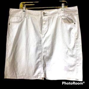 Old Navy Sz 16 Skirt Denim White 5 Pockets Double Button Closure Short